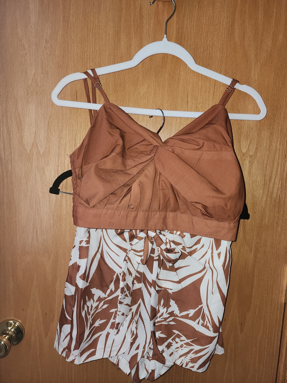 NWOT $45 Set Brown & White Shorts & Women's Spaghetti Strap Crop Tank Medium